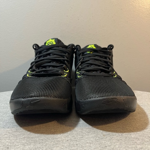 Nike Lebron Witness VIII Black/White-Volt Men's Shoe Size 9.5 FB2239-002 - Picture 2 of 11